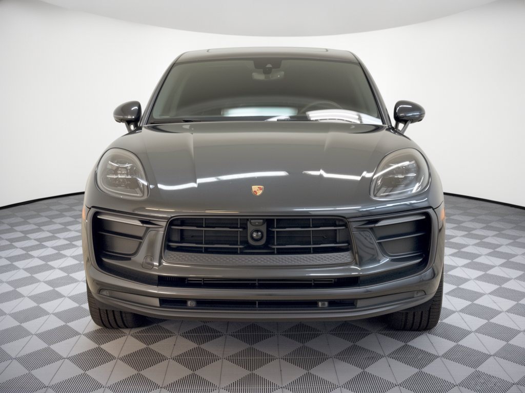 Used 2024 Porsche Macan AWD/4WD image 6