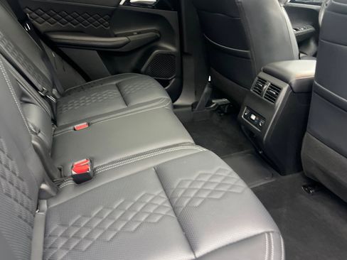 Used 2025 Mitsubishi Outlander SEL image 30