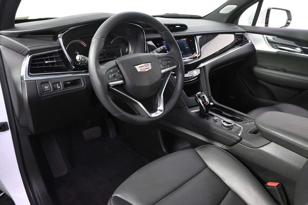 Used 2024 Cadillac XT6 Premium Luxury AWD/4WD image 11
