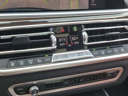 Used 2019 BMW X7 xDrive40i w/ Premium Package AWD/4WD image 13