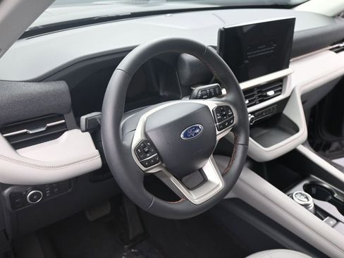 New 2026 Ford Explorer Active w/ Active Comfort Package image 12