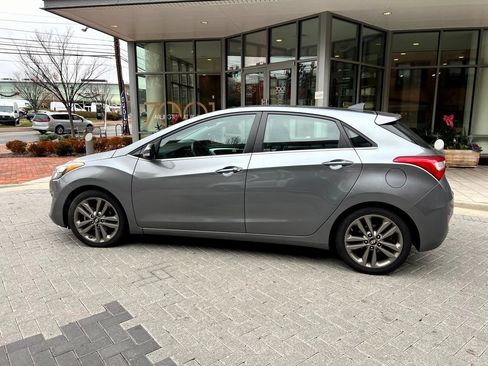 Used 2016 Hyundai Elantra GT w/ Option Group 03 image 7