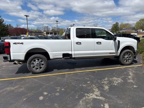 Used 2024 Ford F250 Lariat w/ Lariat Ultimate Package AWD/4WD image 6