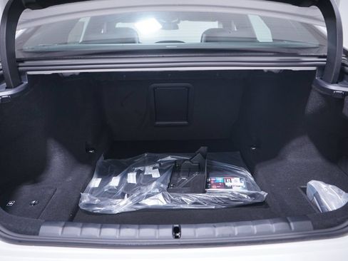 Used 2026 BMW 740i w/ Premium Package RWD image 17