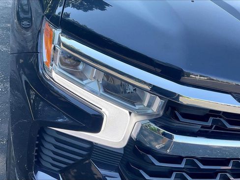 Used 2024 Chevrolet Silverado 1500 LT AWD/4WD image 27