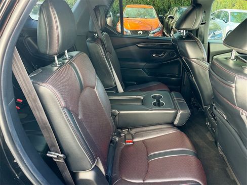 Used 2025 Honda Pilot Black Edition image 30