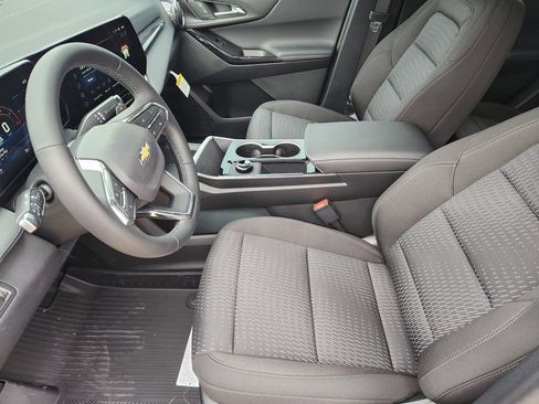 New 2026 Chevrolet Equinox LT image 9