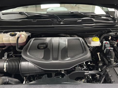 Used 2025 RAM 1500 Laramie AWD/4WD image 27