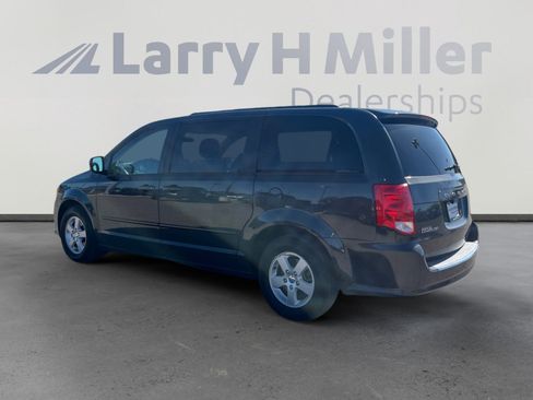 Used 2012 Dodge Grand Caravan SXT FWD image 3
