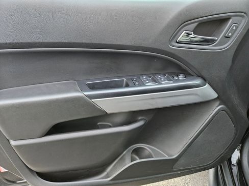 Used 2021 Chevrolet Colorado ZR2 image 16