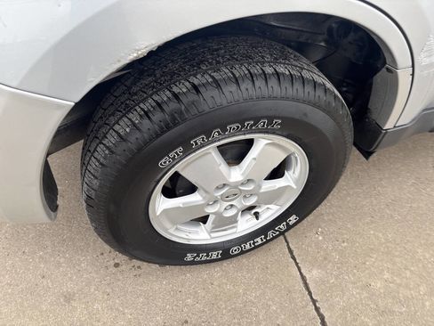 Used 2012 Ford Escape XLT image 11