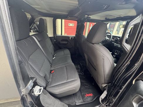 Used 2018 Jeep Wrangler Unlimited Sport S AWD/4WD image 20