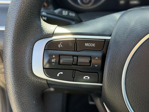 Used 2023 Kia K5 LXS image 16