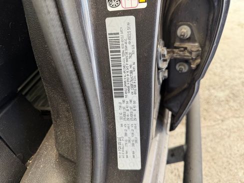 Used 2020 RAM 1500 Laramie AWD/4WD image 15