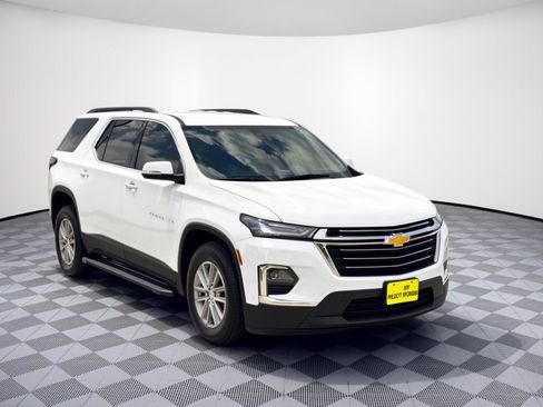 Used 2023 Chevrolet Traverse LT FWD image 7