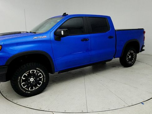 Used 2025 Chevrolet Silverado 1500 ZR2 w/ Technology Package AWD/4WD image 4