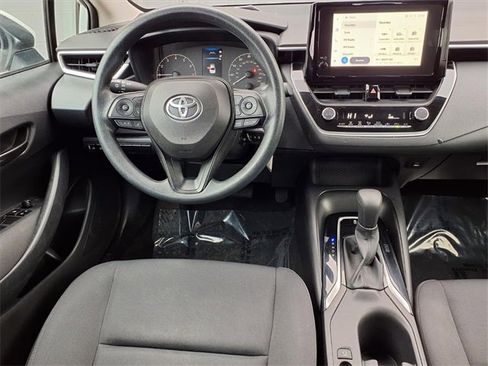 Used 2023 Toyota Corolla LE image 4