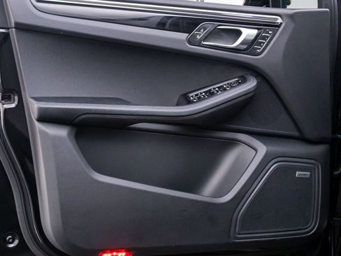 Certified 2022 Porsche Macan S w/ Premium Package Plus image 14