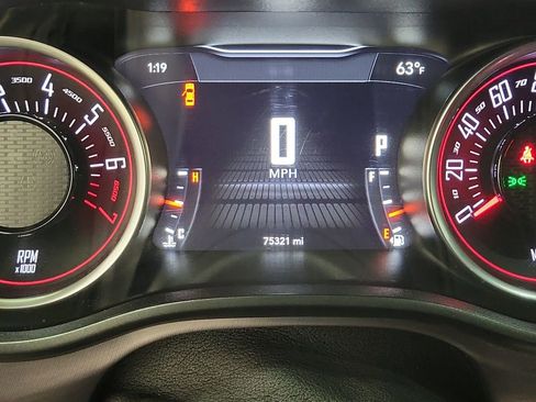 Used 2019 Dodge Challenger SXT image 23