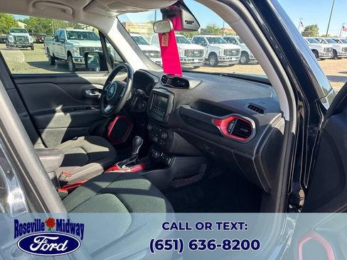 Used 2018 Jeep Renegade Trailhawk w/ Cold Weather Group II AWD/4WD image 31