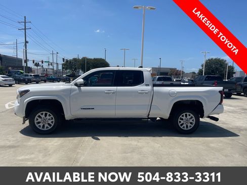 Certified 2026 Toyota Tacoma SR5 AWD/4WD image 2
