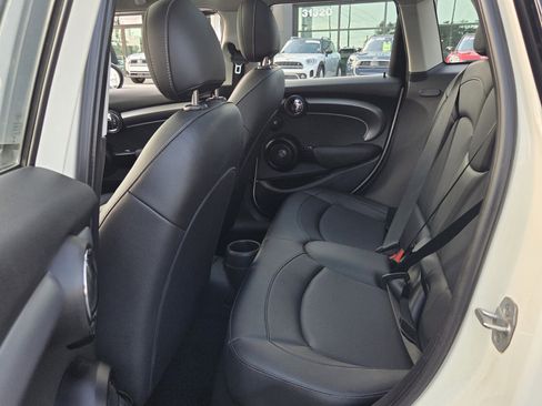 Used 2022 MINI Cooper 4-Door Hardtop image 11