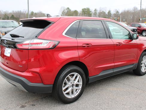 Used 2023 Ford Edge SEL image 6