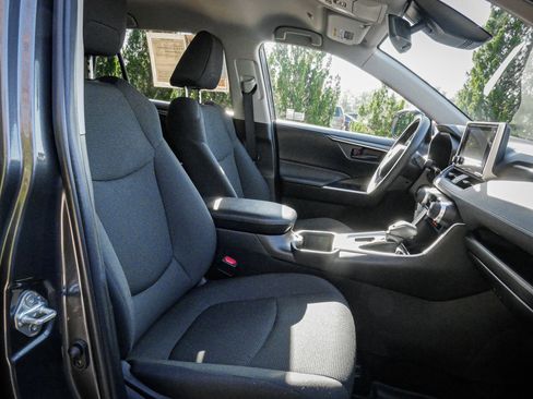 Used 2023 Toyota RAV4 LE image 31