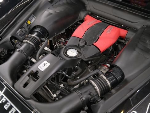 Used 2022 Ferrari F8 Tributo RWD image 34