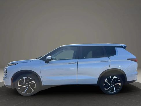 Used 2022 Mitsubishi Outlander SE AWD/4WD image 8