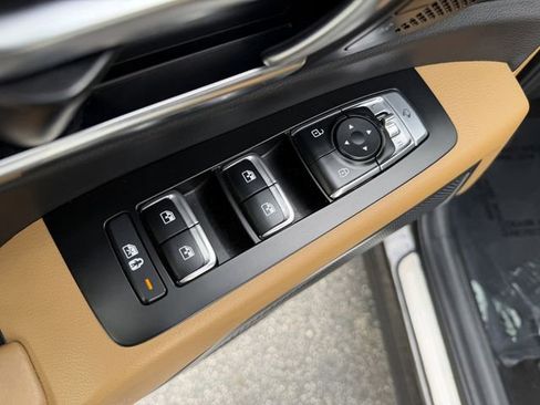 Certified 2022 Kia Telluride SX w/ Towing Package FWD image 11