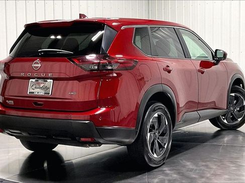 Used 2025 Nissan Rogue SV AWD/4WD image 13