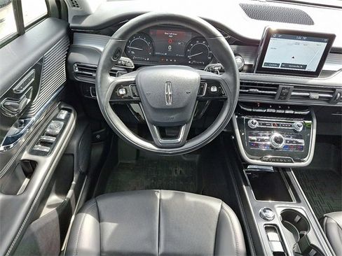 Used 2022 Lincoln Corsair AWD w/ Premium Package image 11