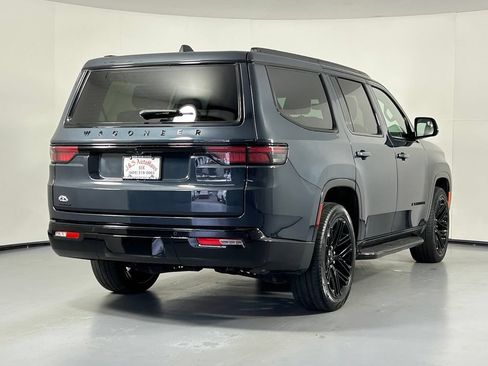 Used 2023 Jeep Wagoneer Series II AWD/4WD image 7