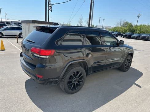 Used 2021 Jeep Grand Cherokee Laredo X image 19