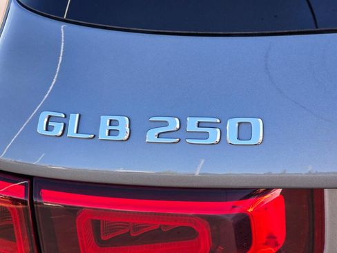 Used 2023 Mercedes-Benz GLB 250 image 31
