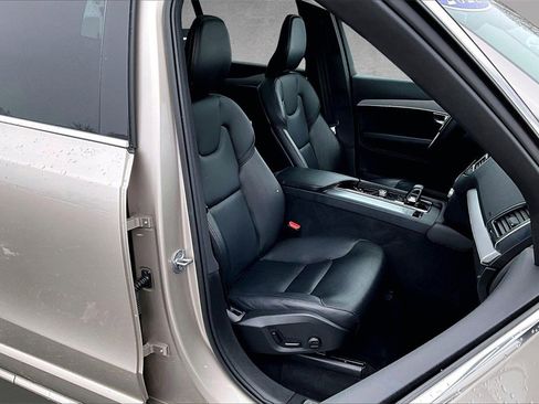 Certified 2023 Volvo XC90 B5 Core w/ Protection Package Premier image 30