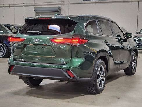 Used 2023 Toyota Highlander XLE FWD image 8