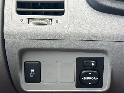 Used 2012 Toyota Corolla LE FWD image 27