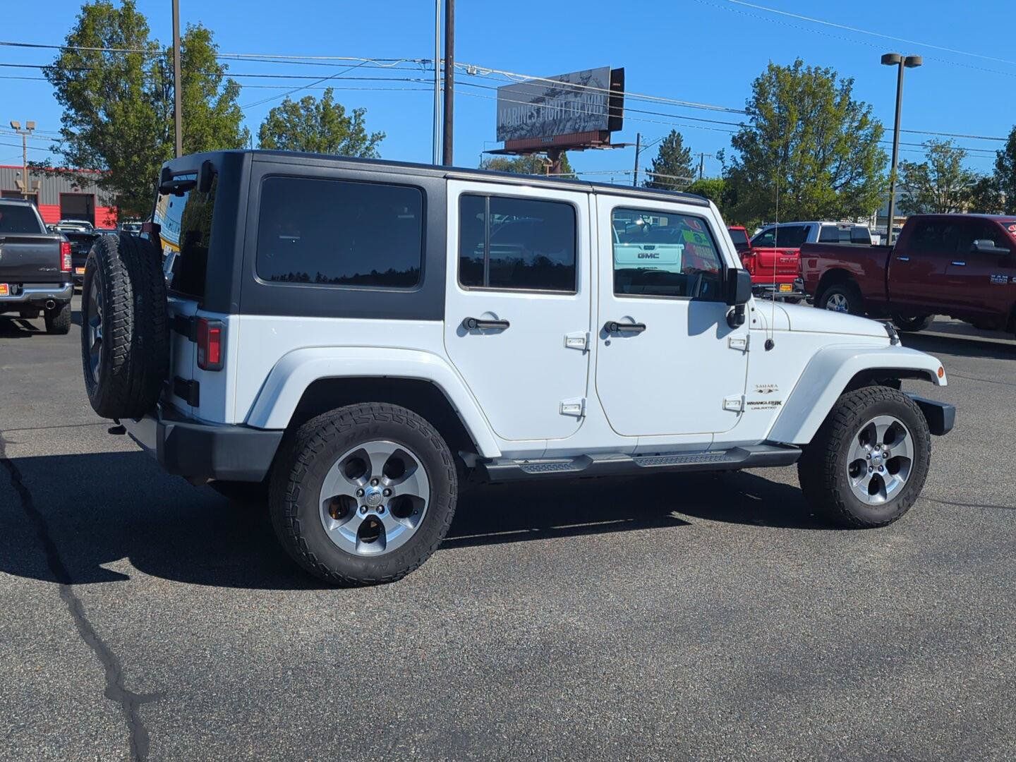 Used 2018 Jeep Wrangler Unlimited Sahara AWD/4WD image 6