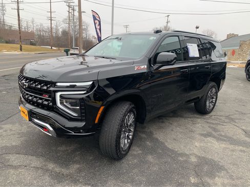 Used 2025 Chevrolet Tahoe Z71 image 3