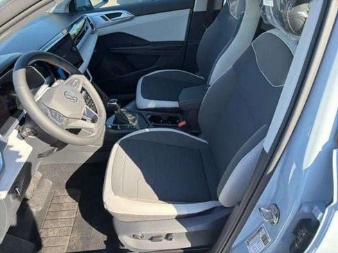 New 2026 Volkswagen Taos SE FWD image 8