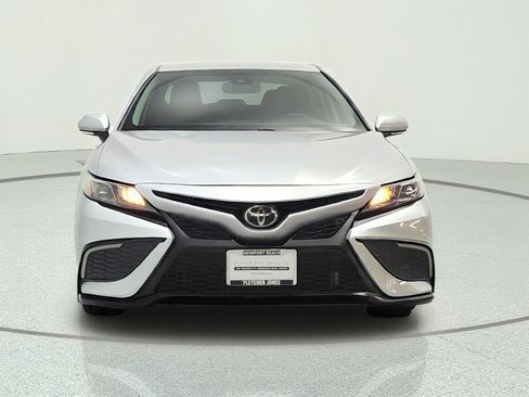 Used 2024 Toyota Camry SE w/ Convenience Package FWD image 2
