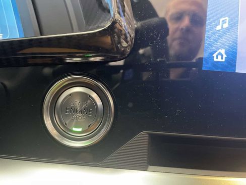 New 2025 Chevrolet Corvette E-Ray image 16