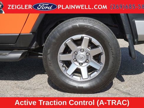 Used 2014 Toyota FJ Cruiser 4WD w/ Convenience Package image 9