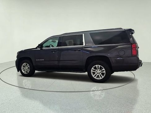 Used 2018 Chevrolet Suburban LT w/ Luxury Package AWD/4WD image 3