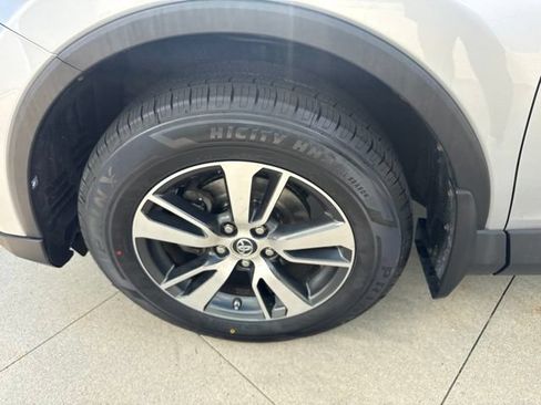 Used 2016 Toyota RAV4 XLE w/ Convenience Package AWD/4WD image 12