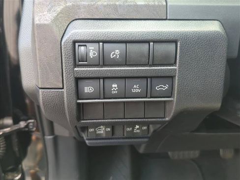 Certified 2025 Toyota Tacoma Limited AWD/4WD image 11