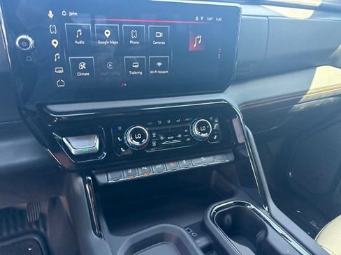 Used 2025 GMC Sierra 2500 AT4 w/ AT4 Premium Plus Package AWD/4WD image 6