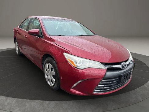 Used 2015 Toyota Camry LE FWD image 3